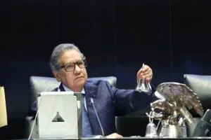 Tras renuncia de Taddei, Higinio Martínez llama cáncer a la corrupción en México